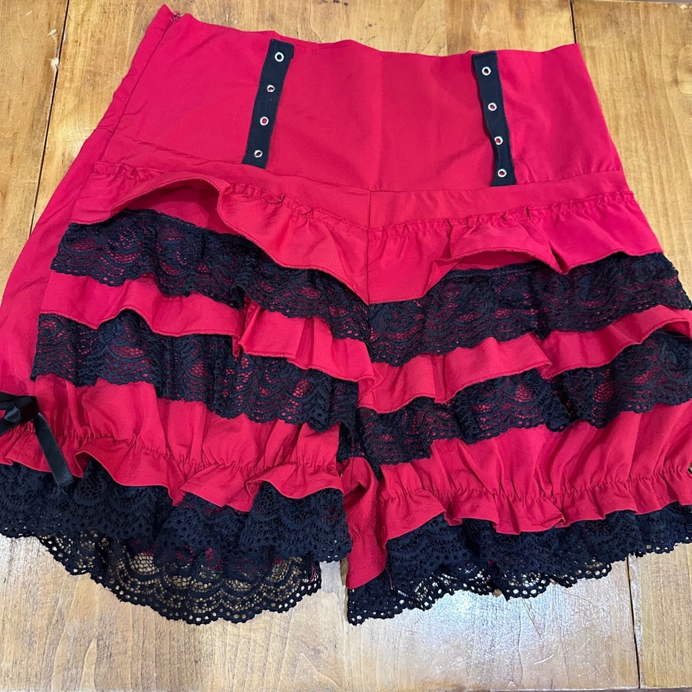 Ruffle Lace Coquette Tiered Goth Bloomers Shorts Women M Red Black